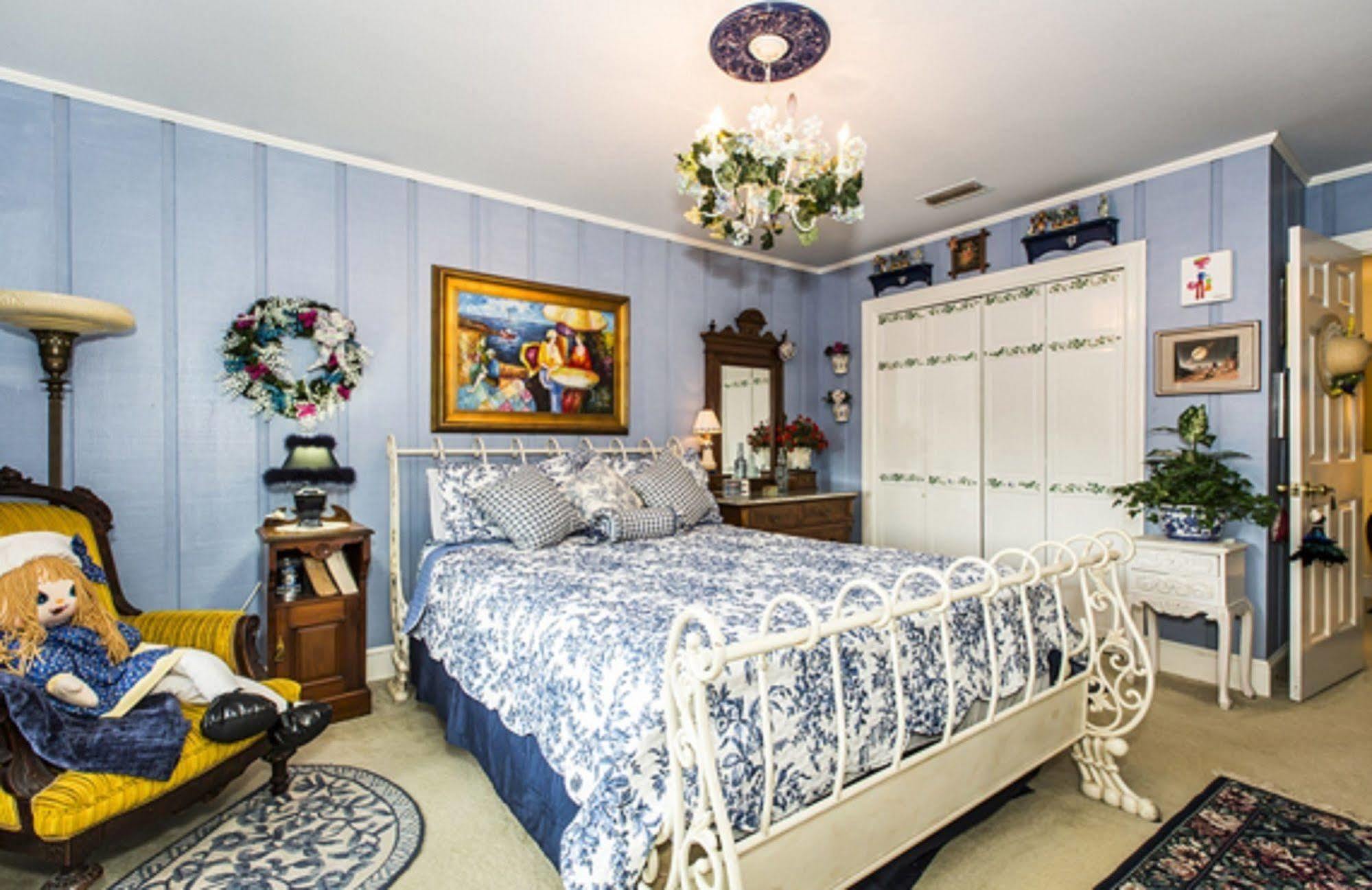Matthews Manor Bed & Breakfast Exterior foto
